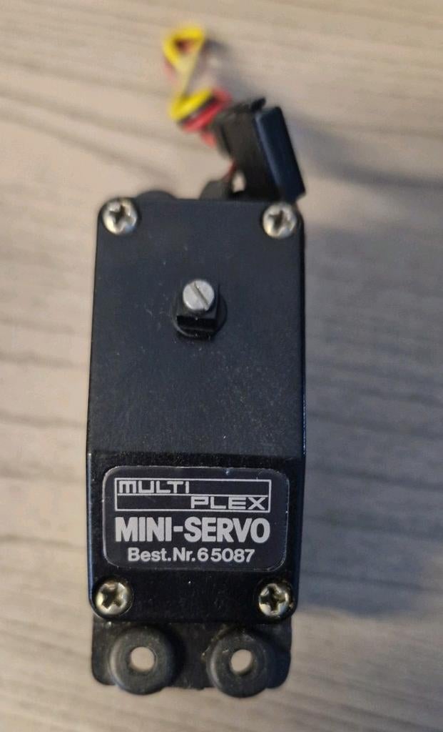 Modélisme servomoteurs Multiplex Mini-Servo, Enlèvement ou Envoi