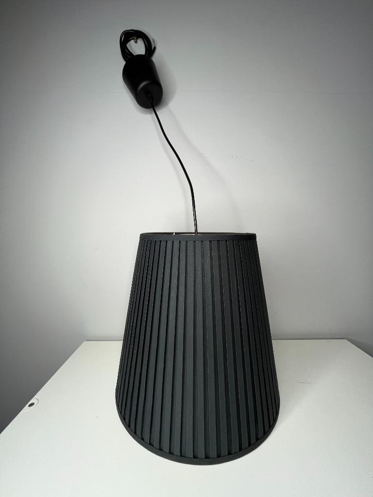 IKEA EKAS - Abat-jour noir à nervures + douille et câble, Gebruikt, 25 tot 50 cm, Zwart, Ophalen of Verzenden