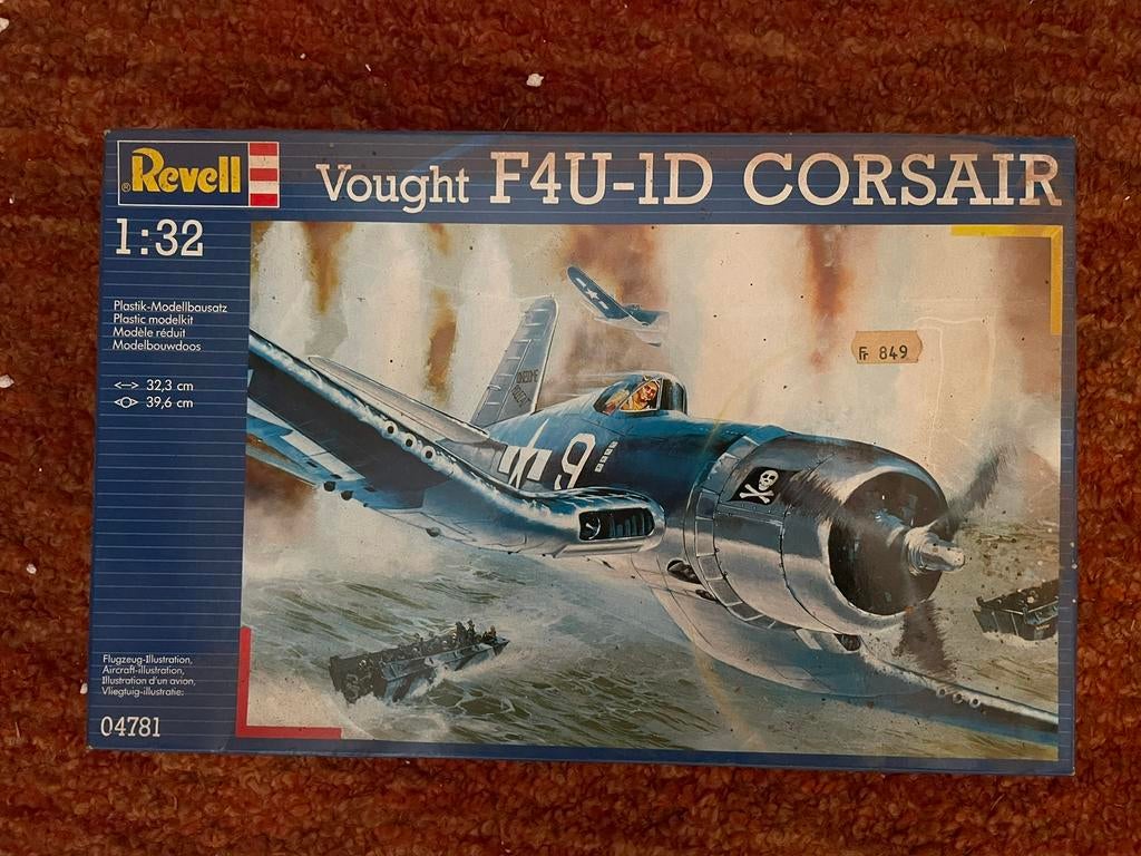 Revell 1:32 scale model kit of the Vought F4U-1D Corsair, Ophalen, Revell, Nieuw, Groter dan 1:72