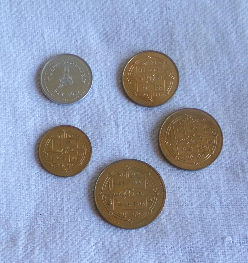 5 munten Nepal, Postzegels en Munten, Munten | Azië, Losse munt, Ophalen of Verzenden