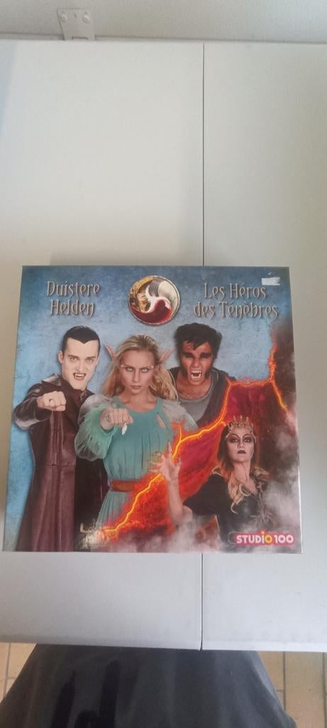 Duistere helden nachtwacht spel nieuw, Hobby en Vrije tijd, Ophalen, Zo goed als nieuw