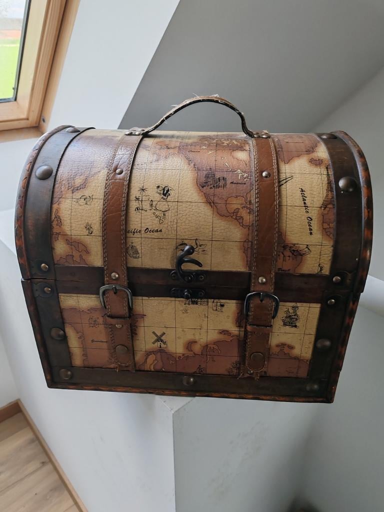 Prachtige vintage koffer in leder thema werekdkaart, Enlèvement, Comme neuf