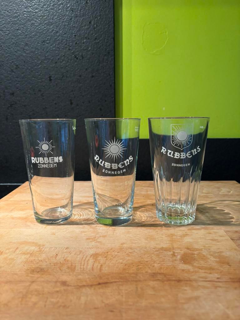 Drie verschillende bierglazen Rubbens Zonnegem 33cl 33 cl, Verzamelen, Ophalen of Verzenden, Zo goed als nieuw, Glas of Glazen