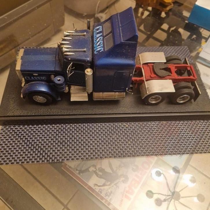REVELL 1:24 Peterbilt 359 Classic US Truck, Hobby en Vrije tijd, Ophalen of Verzenden, Zo goed als nieuw