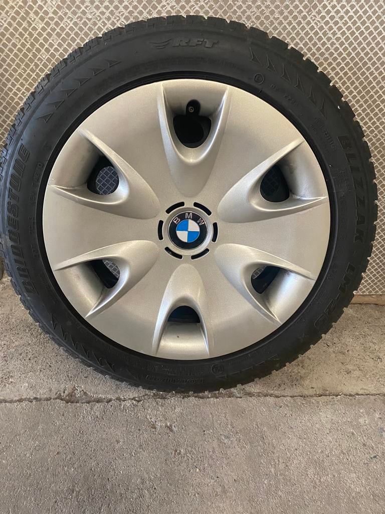 4 Winterbanden Bridgestone op velg met deksel., Auto-onderdelen, Banden en Velgen, Ophalen, Gebruikt, Banden en Velgen, Winterbanden