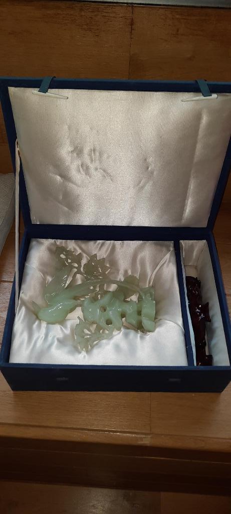 Jade, minéraux, pierres précieuses, jadéite, néphrite, oisea, Envoi, Minéral
