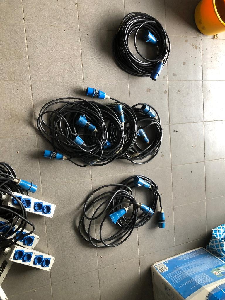 Diverse Verlengkabels 240V CEE blauw 16A, Ophalen of Verzenden, Gebruikt, Licht