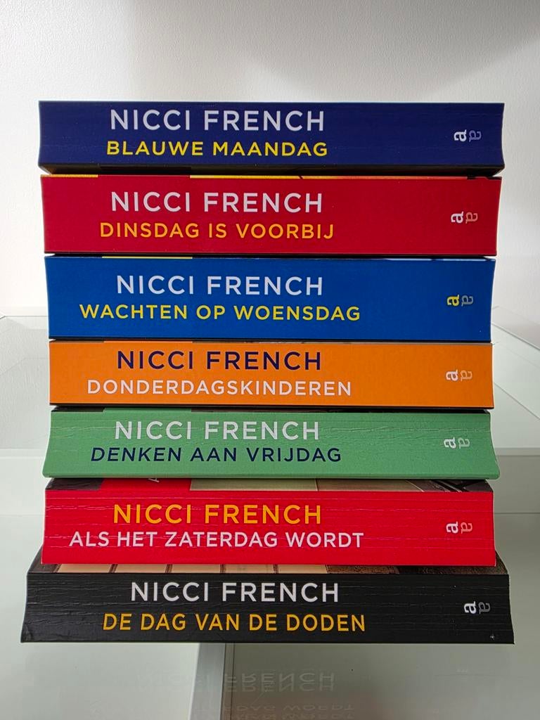 Lot van 7 romans Nicci French, Ophalen, Gelezen, Nicci French