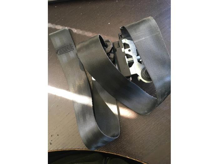 Ceinture de sécurité avant droite d'un Renault Twingo, Autos : Pièces & Accessoires, Renault, -, 3 mois de garantie, Utilisé