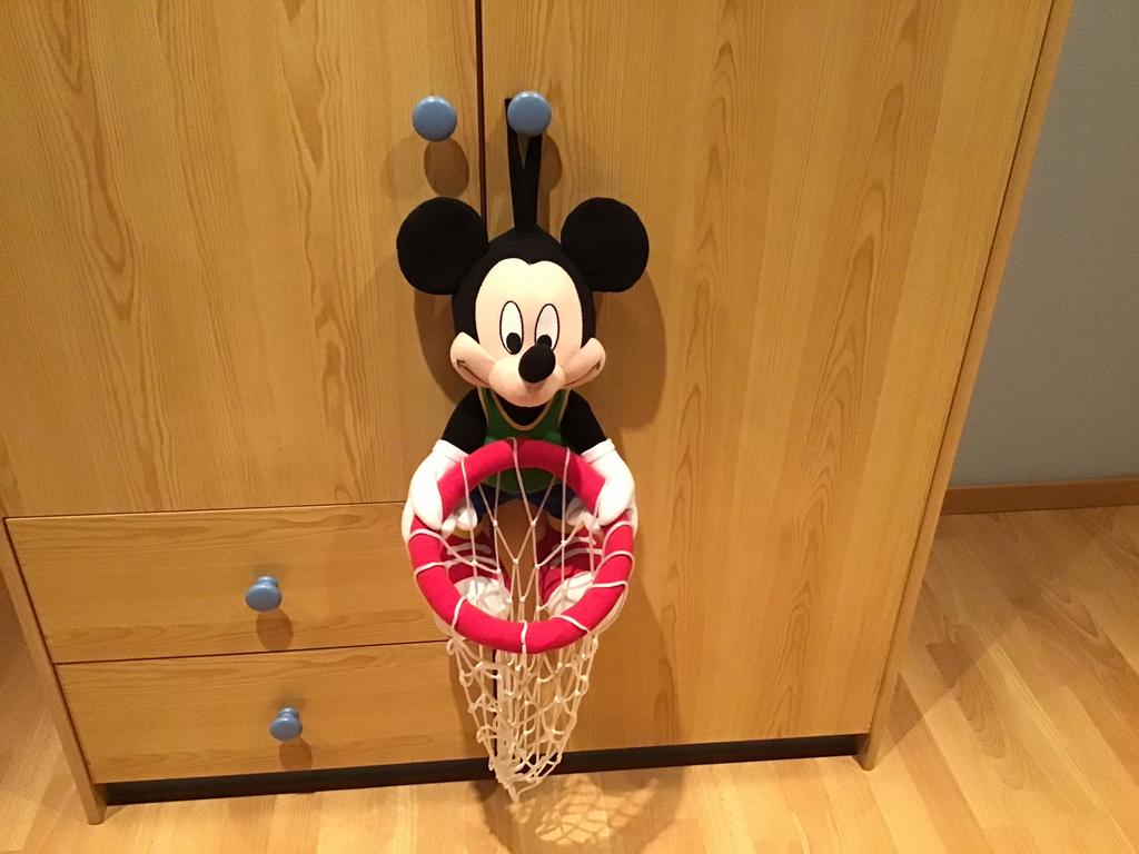 Knuffel Mickey basketring, zo goed als nieuw, Ophalen of Verzenden, Zo goed als nieuw