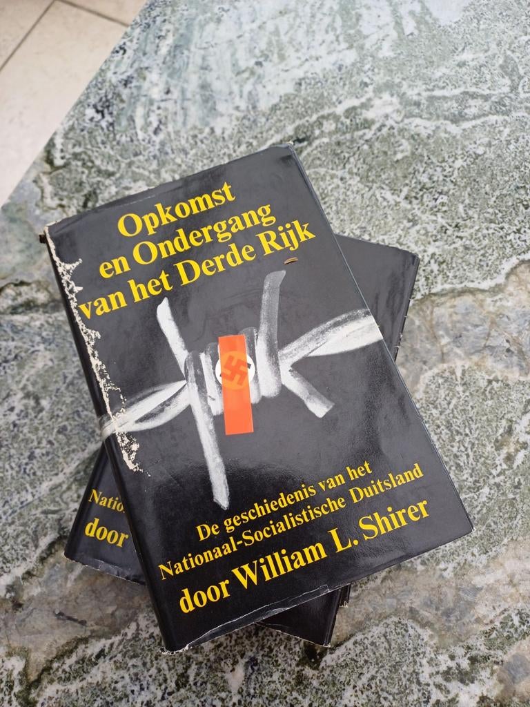 Opkomst en ondergang vh derde rijk W. Shirer 2 delen, Ophalen of Verzenden, Zo goed als nieuw
