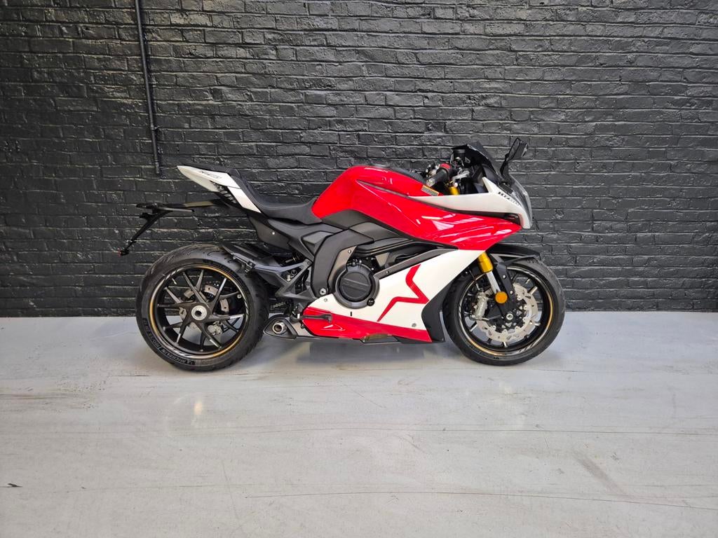 Nieuw: Mash K750, Motoren, 2 cilinders, Nieuw, Bedrijf, Sport
