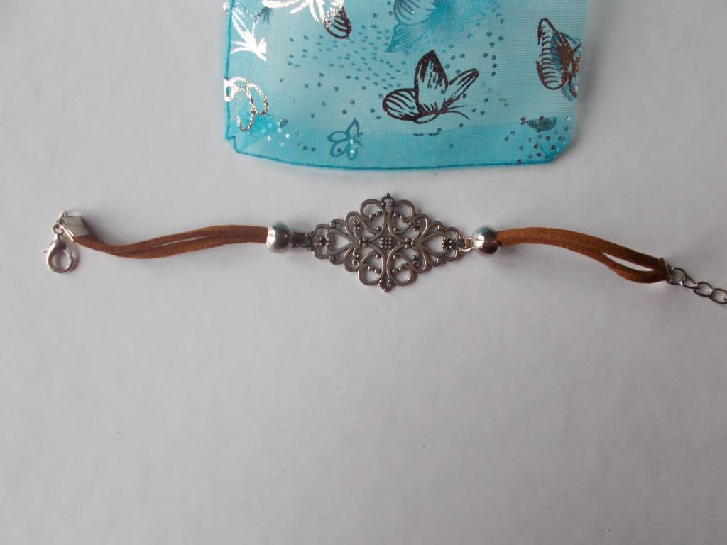 Nieuwe filigrane armband van metaal en suède, Ophalen of Verzenden, Nieuw, Zilver, Zilver