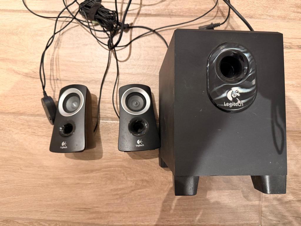 Enceintes Logitech Z313 – Système 2.1 avec caisson de basses, Computers en Software, Pc speakers, Ophalen of Verzenden, Gebruikt