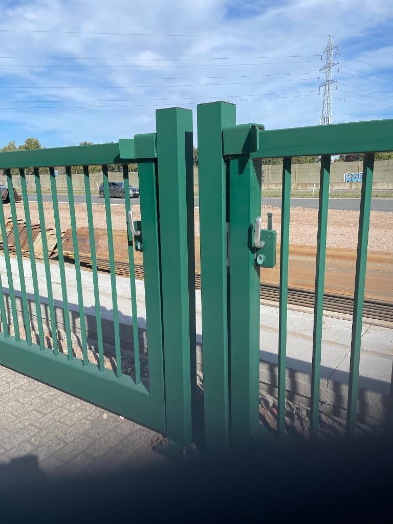 Dubbel zwaar schuifhek Betafence, Tuin en Terras, Tuinhekken en Hekwerk, Ophalen, Zo goed als nieuw, IJzer, Spijlenhekwerk