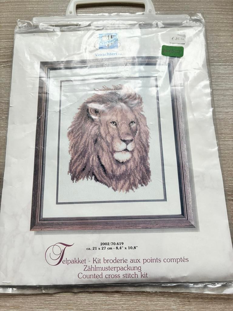 Verschillende borduurpakketten prijs op foto, Ophalen, Nieuw