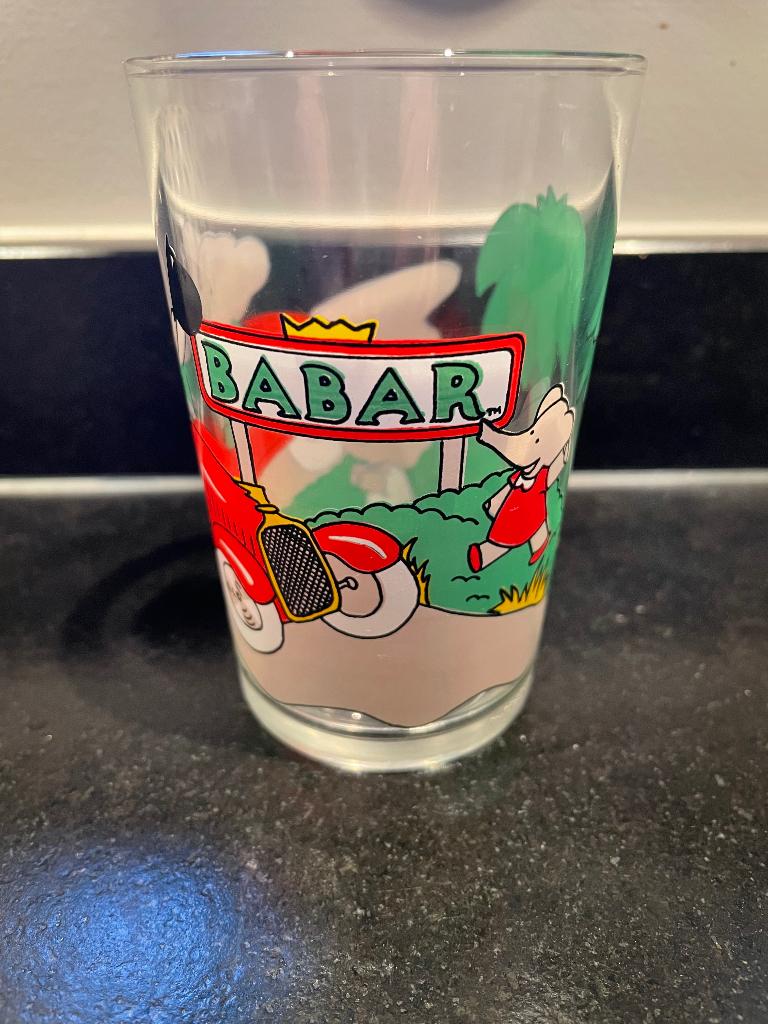 Babar glas, Amora mosterdglas, Ophalen of Verzenden, Zo goed als nieuw, Frisdrankglas