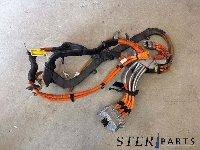 Câble haute tension d'un Mercedes C-Klasse, Autos : Pièces & Accessoires, Électronique & Câbles, Mercedes-Benz, Utilisé, 3 mois de garantie