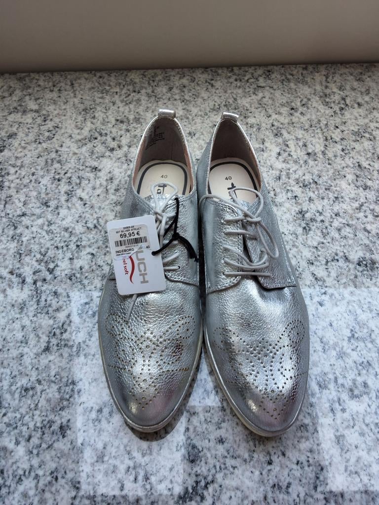 Veterschoen TAMARIS, Ophalen of Verzenden, Zo goed als nieuw, Veterschoenen