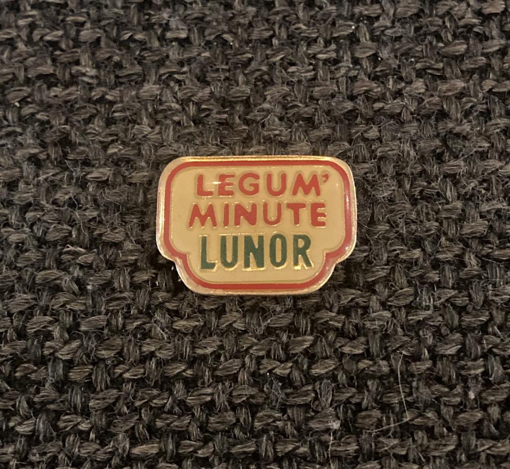 PIN - LUNOR - LEGUMES - GROENTEN, Envoi, Utilisé, Marque, Insigne ou Pin's