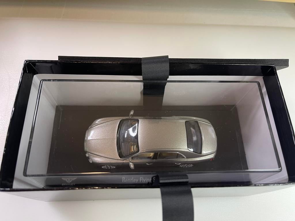1:43 Kyosho - Bentley Flying Spur W12, Hobby en Vrije tijd, Modelauto's | 1:43, Verzenden, Zo goed als nieuw, Auto, Kyosho