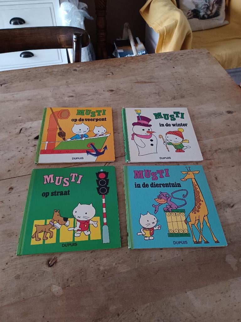 Boekjes MUSTI aan 3 euro per stuk, Boeken, Ophalen of Verzenden