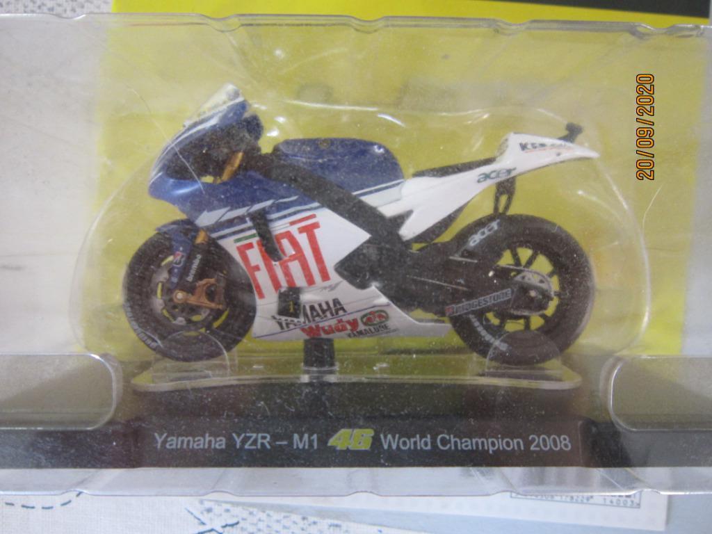 Motos miniatures 3 et casque Rossi Agam D, Enlèvement