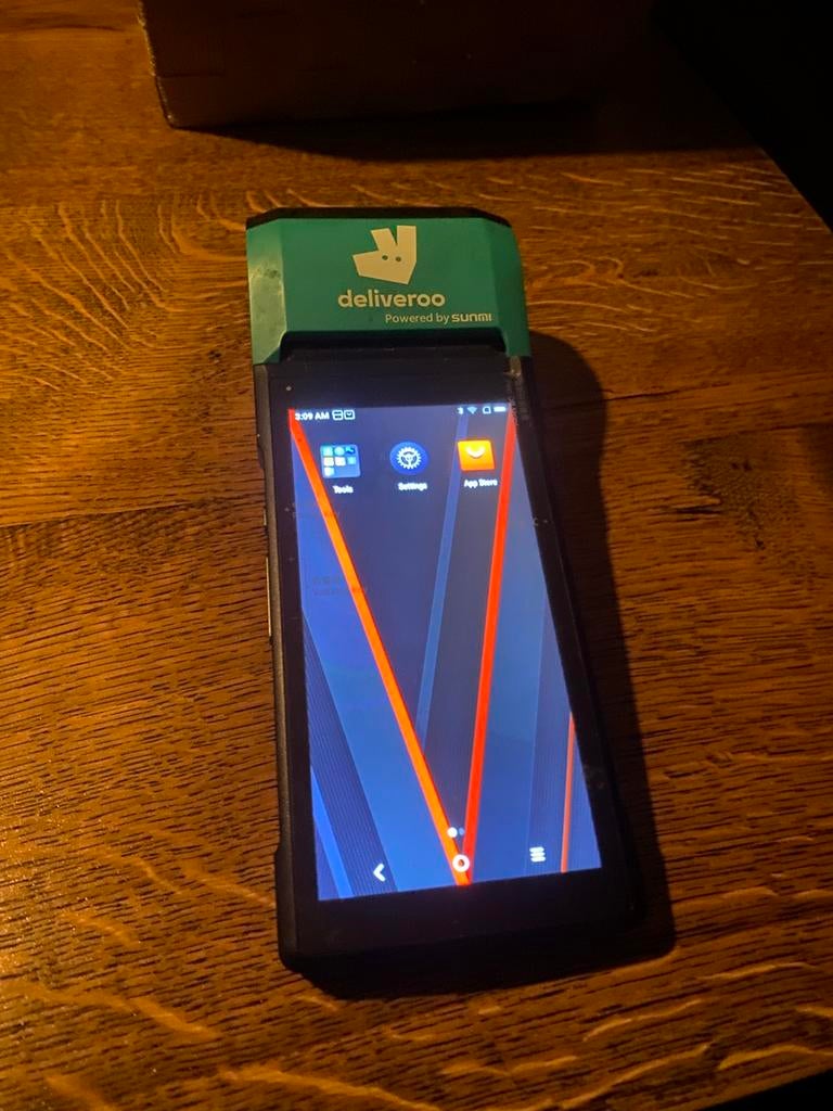 Deliveroo toestel.  SUNMI V2, Enlèvement