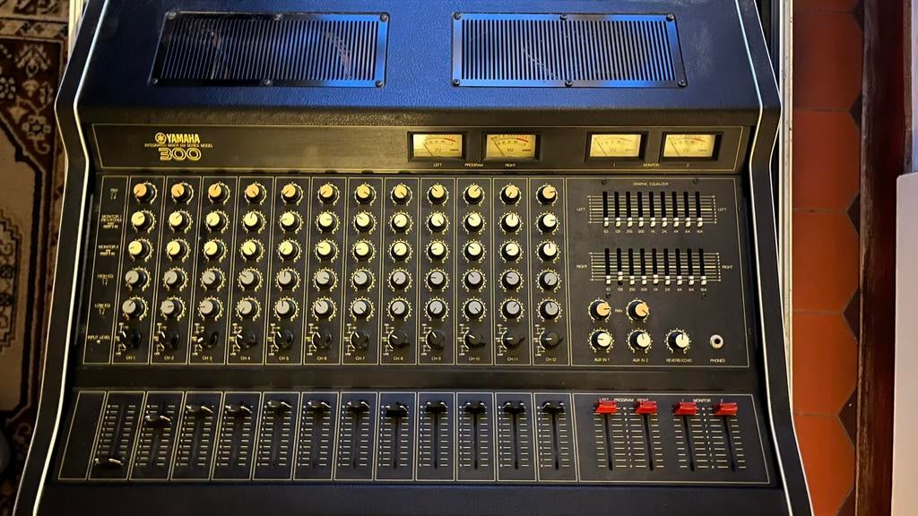 Yamaha EM-300 mixer, Ophalen, Gebruikt