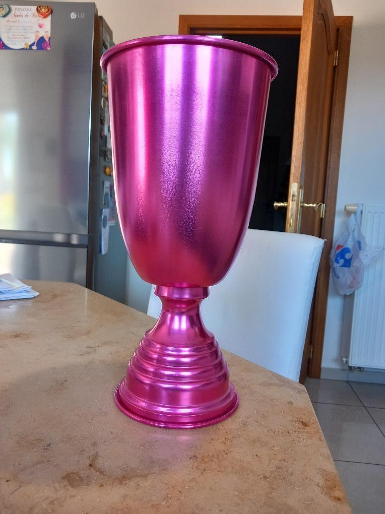 Vase rose en métal, Maison & Meubles, Enlèvement ou Envoi, Comme neuf, Autres couleurs, Autres matériaux