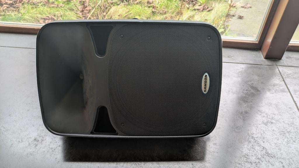 Samson Auro D415 – Actieve2-weg met 15-inch woofer + statief, Muziek en Instrumenten, Ophalen, Gebruikt, Minder dan 500 watt, Monitor(versterker)