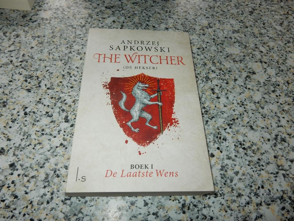 nr.146 - The witcher boek 1- de laatste wens- fantasie, Ophalen of Verzenden