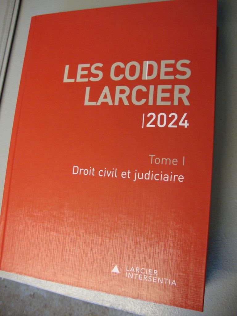 Codes LARCIER 2024 excellent état !, Ophalen, Zo goed als nieuw