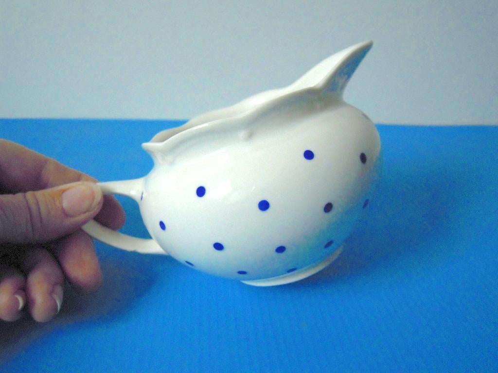 Pot à lait Boch avec boules bleues, Envoi