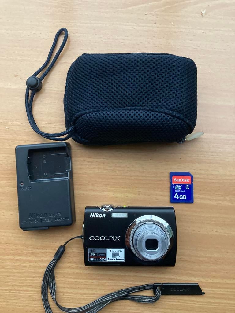 Nikon Coolpix appareil photo video écran tactile, Enlèvement, Comme neuf, Nikon