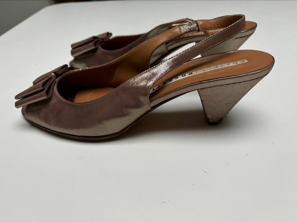 Sandalen Fratelli Rossetti, Verzenden, Gedragen