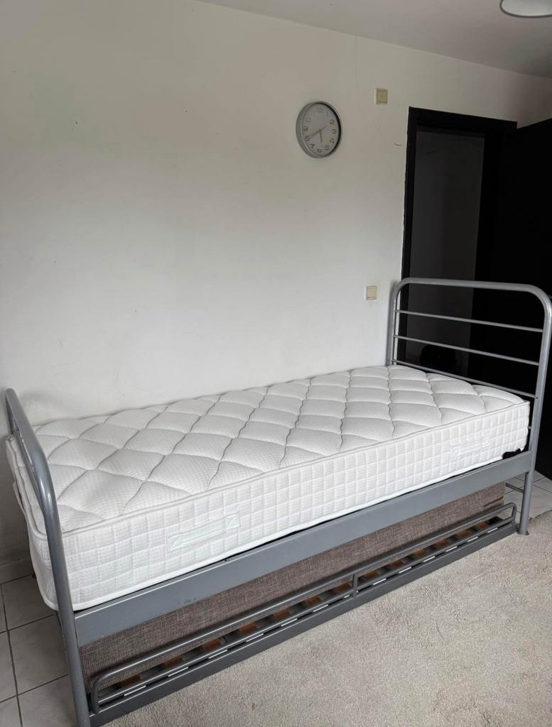Eenpersoonsbed met onderbed  prijs €80, Ophalen of Verzenden, Zo goed als nieuw