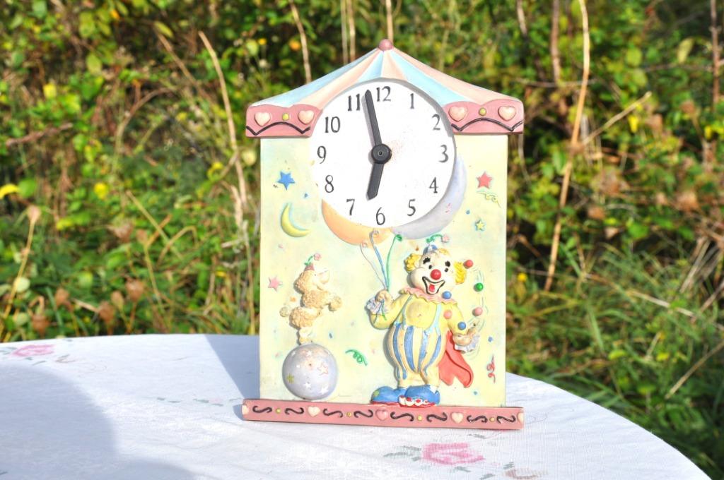 horloge a poser decor clown au cirque, Enlèvement ou Envoi, Utilisé