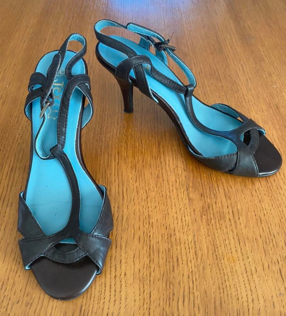 Sandalen met leren hak maat 36, Pumps, Bruin, Ophalen of Verzenden, Zo goed als nieuw