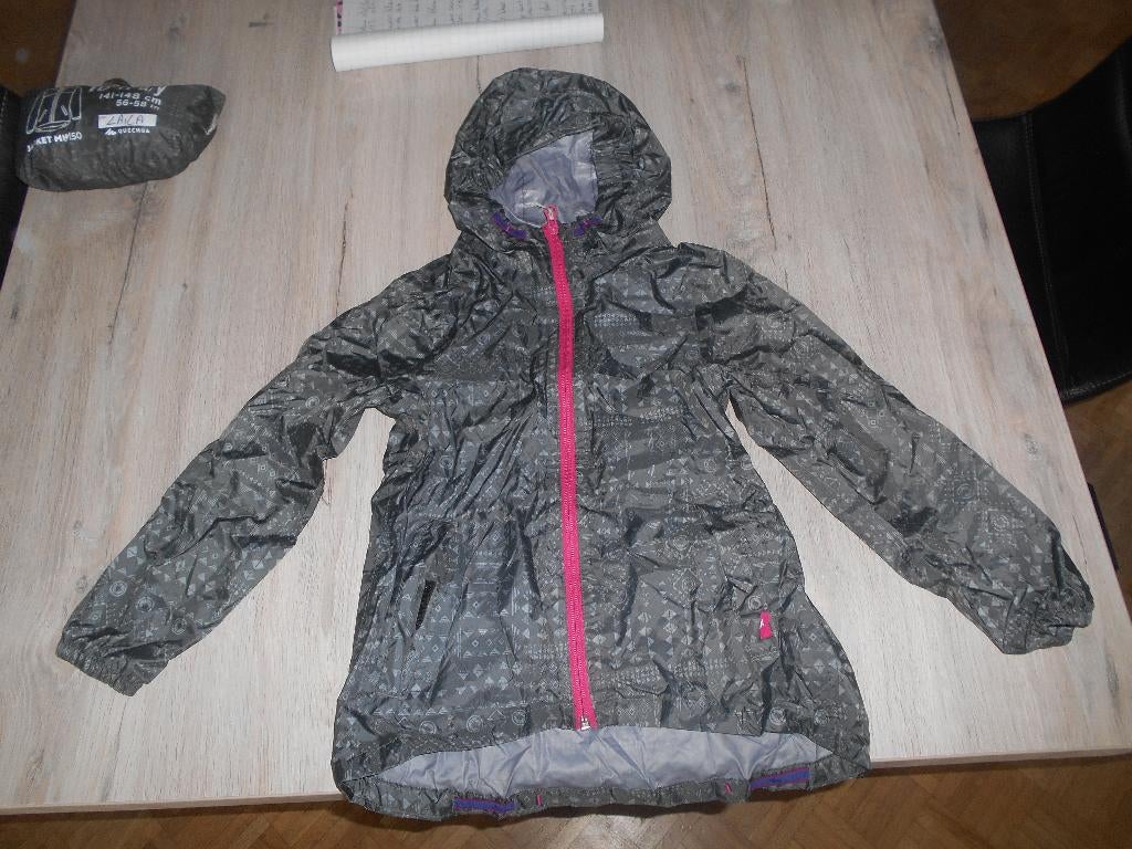 regenjas k-wee maat 122 - 130, Meisje, Ophalen of Verzenden, Zo goed als nieuw, Quechua, Decathlon