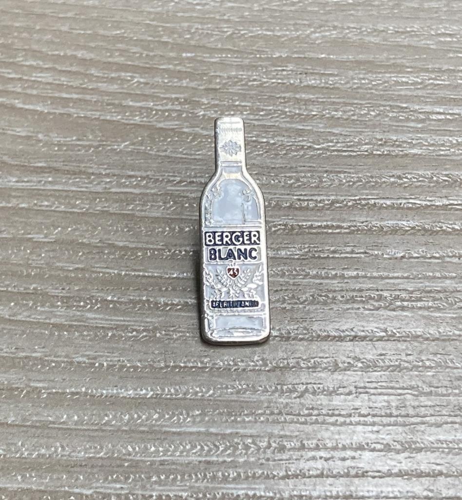 PIN - BERGER BLANC - PASTIS - LIKEUR - LIQUEUR, Verzamelen, Verzenden, Gebruikt, Merk, Speldje of Pin