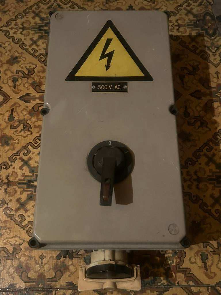 3 coffret électrique, Enlèvement, Comme neuf