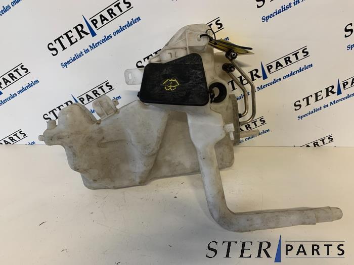 Réservoir lave-glace avant d'un Mercedes E-Klasse, Enlèvement ou Envoi, 3 mois de garantie, Utilisé, Mercedes-Benz