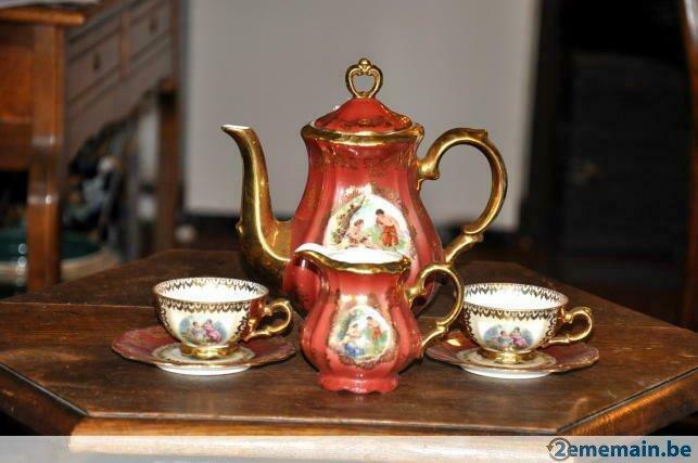 tête à tête a café en porcelaine bordeau, Antiquités & Art