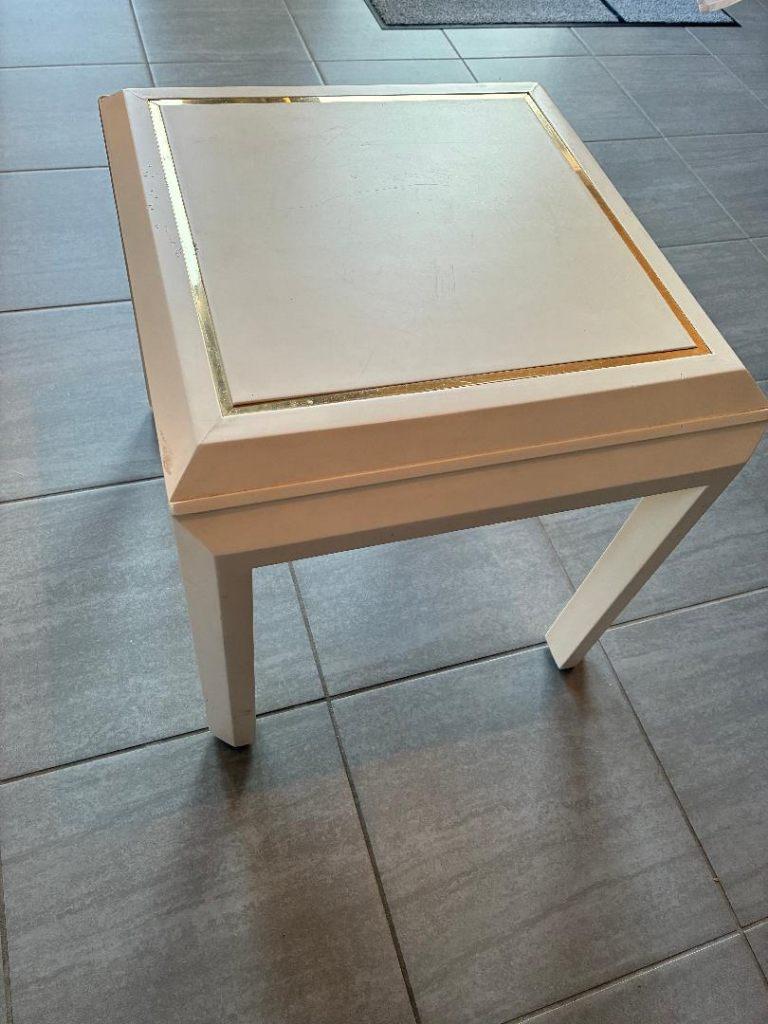 Deux petites tables, Enlèvement, Utilisé