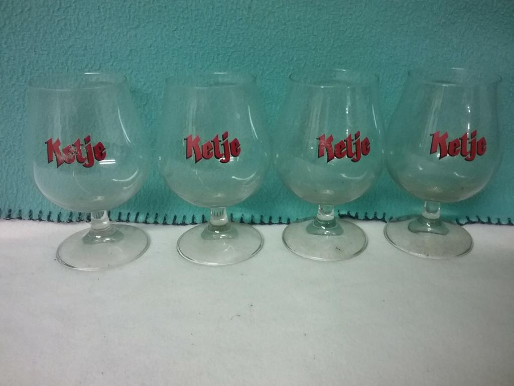 Ketje bierglazen, Verzamelen, Biermerken, Ophalen of Verzenden, Zo goed als nieuw