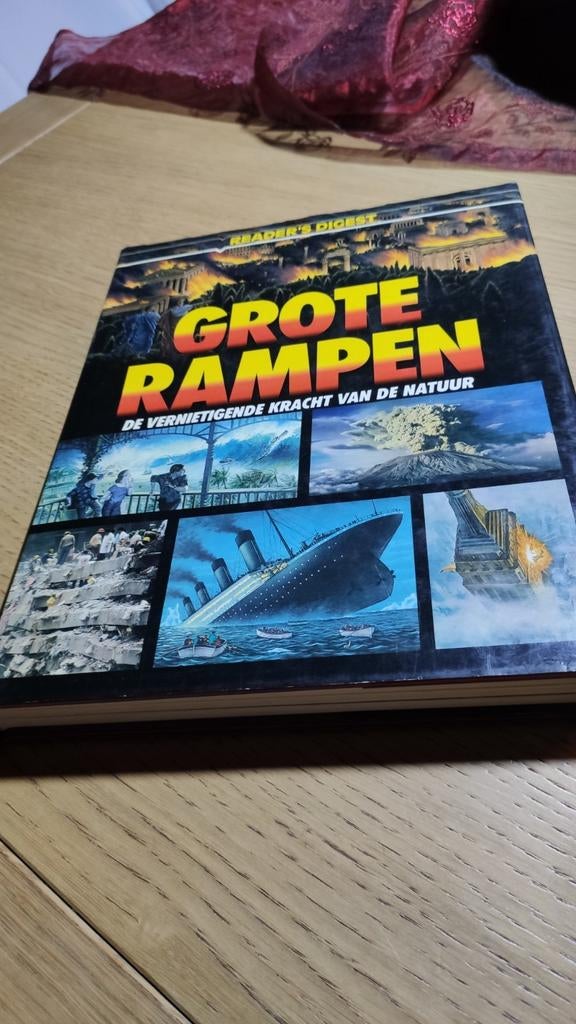 Grote Rampen. De vernietigende kracht van de natuur, Ophalen of Verzenden, Gelezen