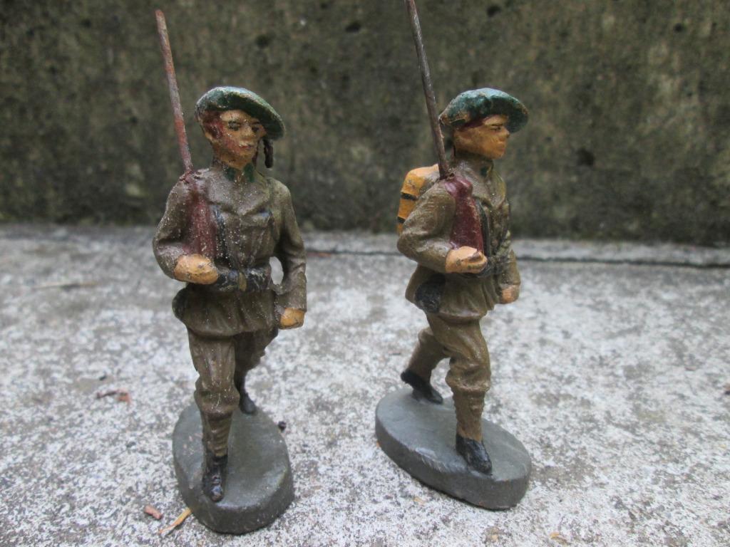 2 Belgische Ardeense Jagers ELASTOLIN zeer nette staat TOP, Ophalen of Verzenden