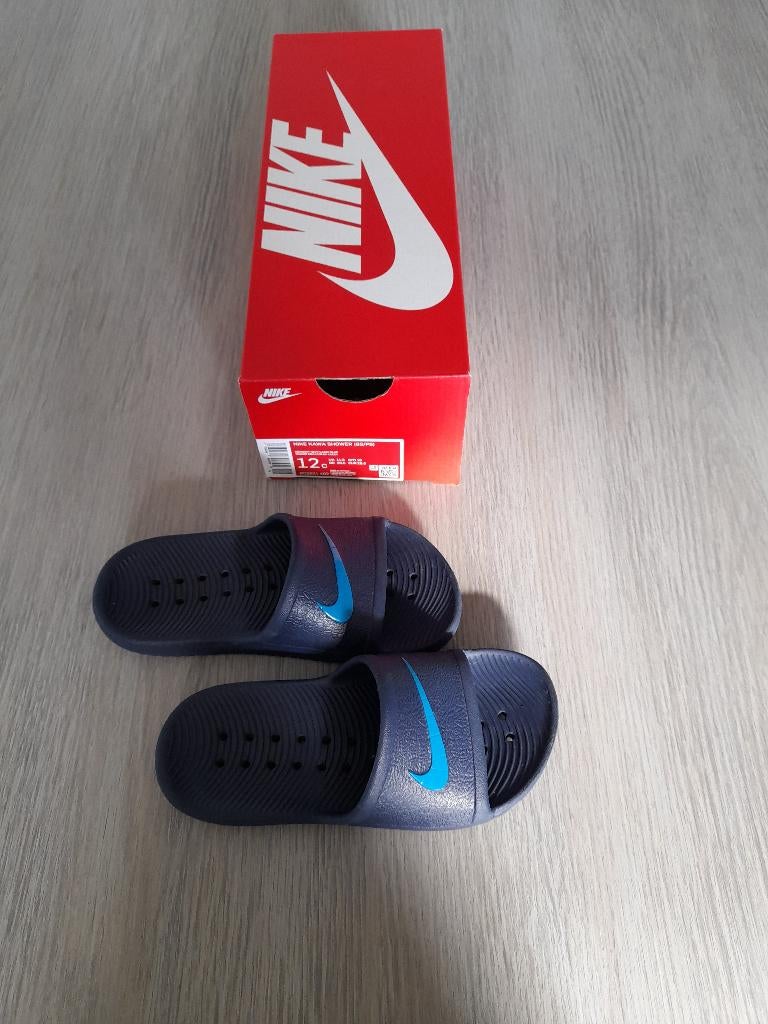 Donker blauwe slippers Nike 29,5 (12c), NIKE, Jongen of Meisje, Overige typen, Ophalen of Verzenden