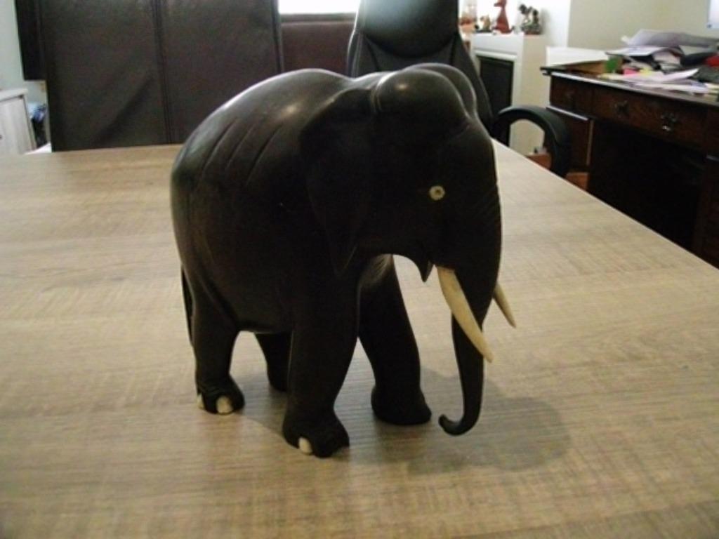 houten olifant, Ophalen